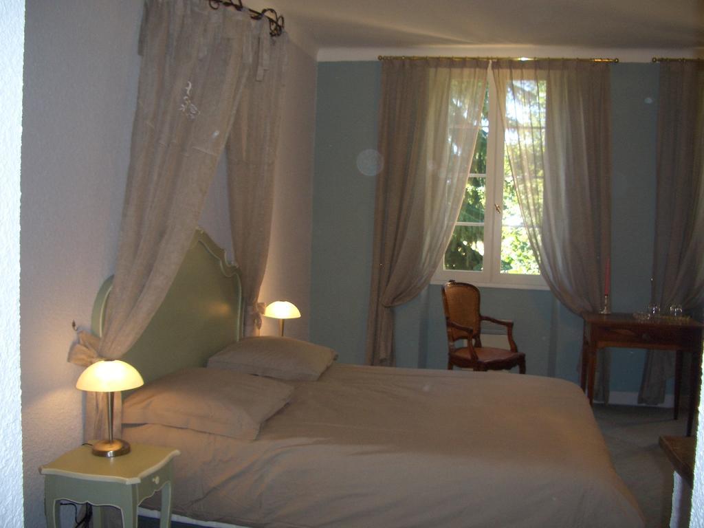 Le Platane Bed & Breakfast Lafrancaise Exterior photo
